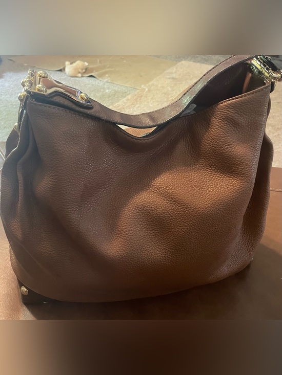 Michael Kors Handbags - Michael Kors large hobo bag in excellent condition. Clean inside and out.